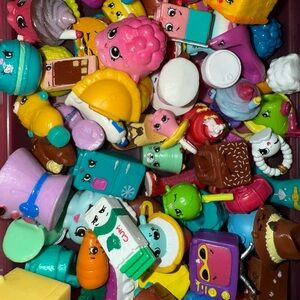 Shopkins - 16 Piece Random Grab Shopkins (No duplicates) 💖💖